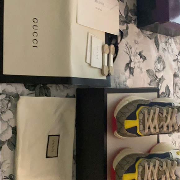 Gucci Men’s GG Rython - Picture 2 of 3
